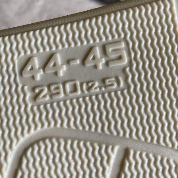 NEW Molatin Fuzzy Smiley Face Slippers Size W 10.5-11 M 9-10 Emoji Loungewear - Picture 12 of 15